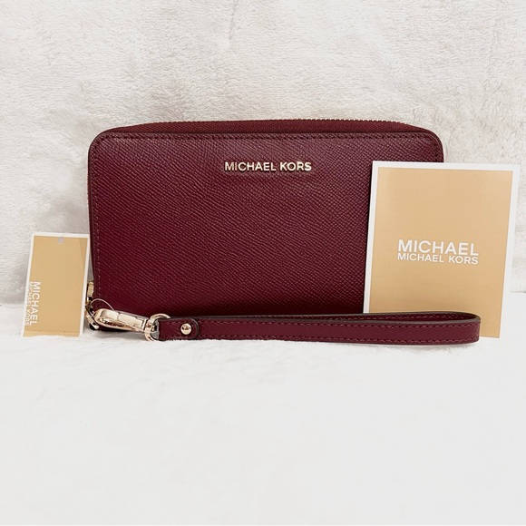 Michael Kors Berry Saffiano Leather Zip Around Full Size Wallet/Wristlet NWT - Picture 1 of 6
